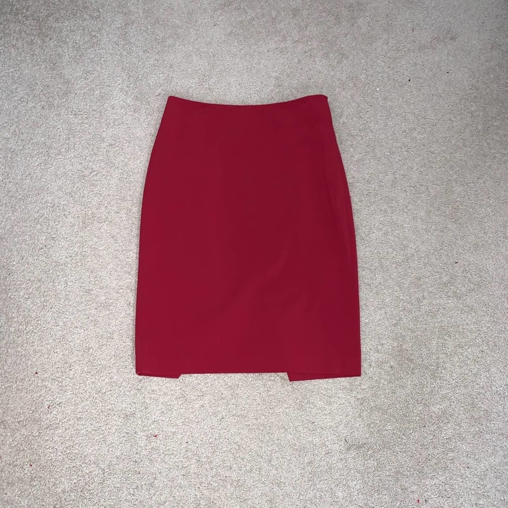 The Limited fuschia pencil skirt size 6